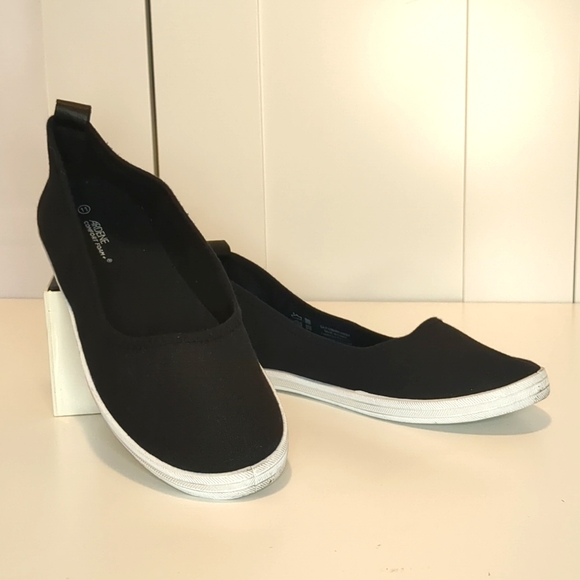 Black and White Slip Ons - Picture 2 of 7
